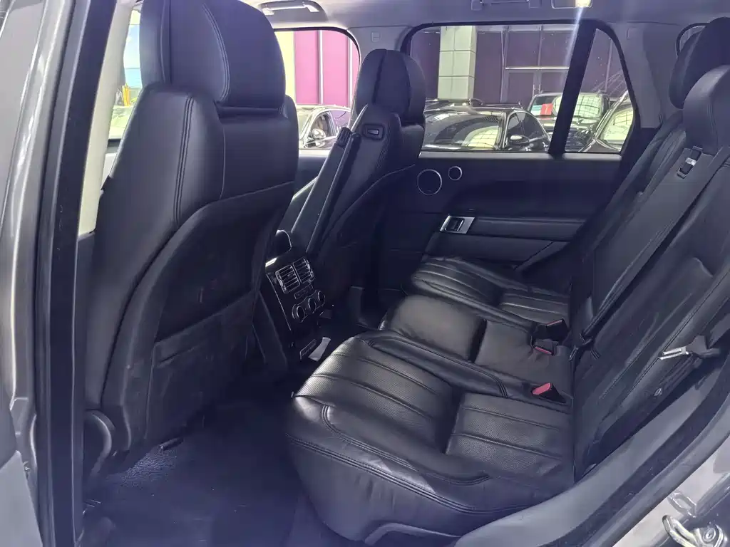 Land Rover Range Rover — миниатюра 4