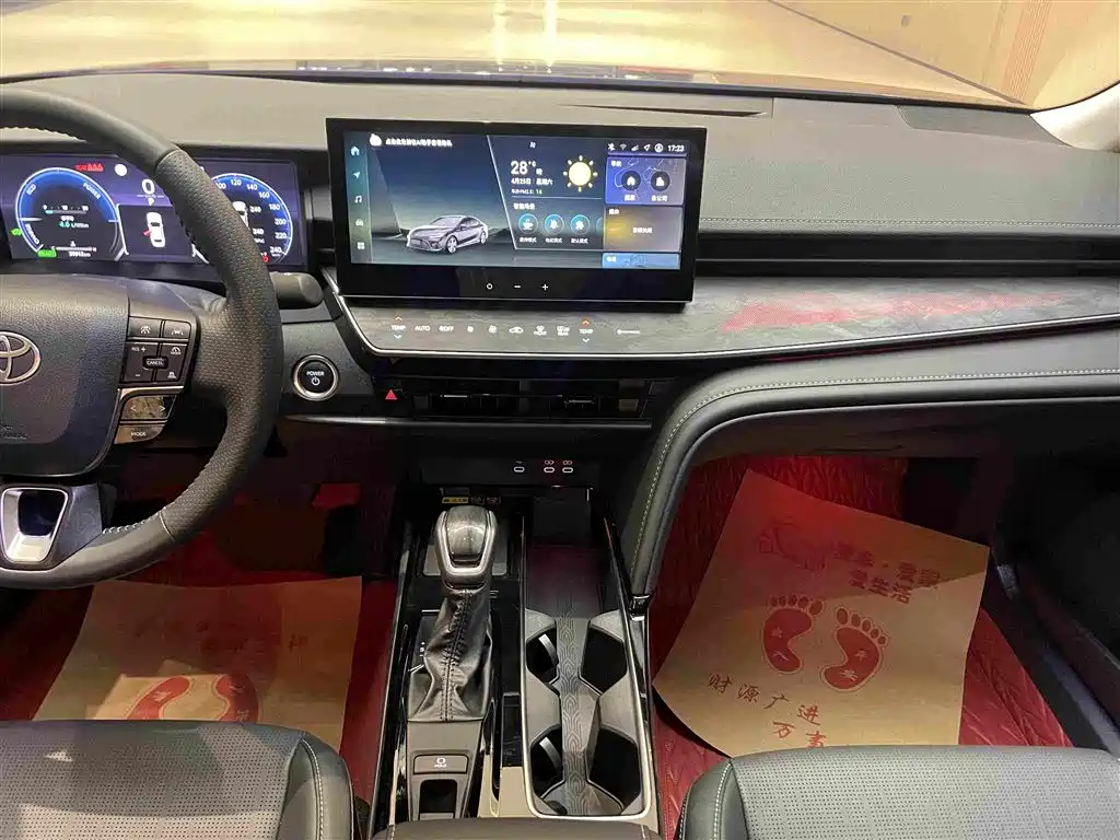 Toyota Camry — миниатюра 10