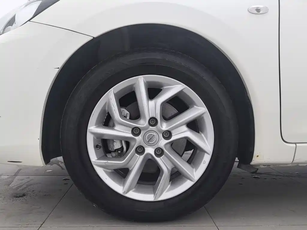 Nissan Tiida — миниатюра 17