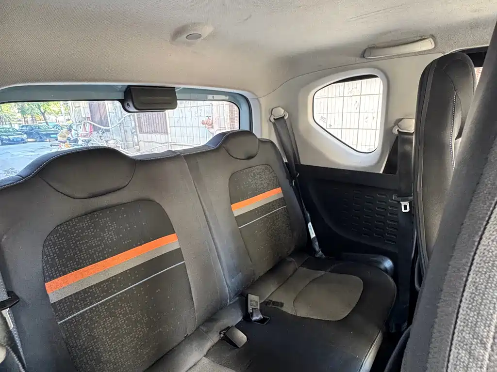 Wuling MINIEV — миниатюра 10