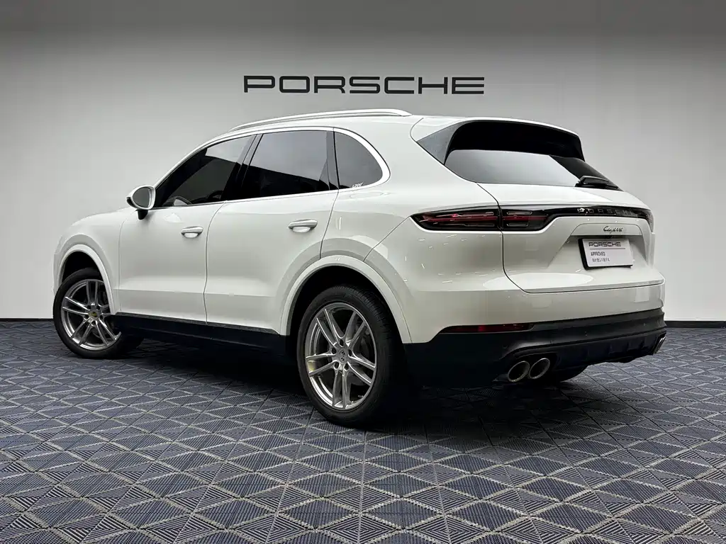 Porsche Cayenne — миниатюра 6