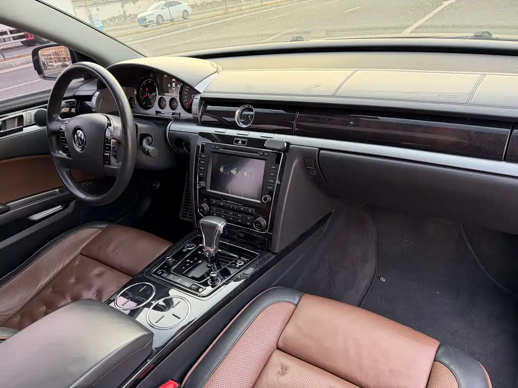 Volkswagen Phaeton — миниатюра 5