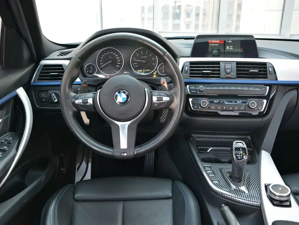BMW 3 Series — миниатюра 10