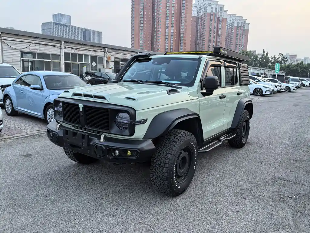 Tank Tank 300 2023