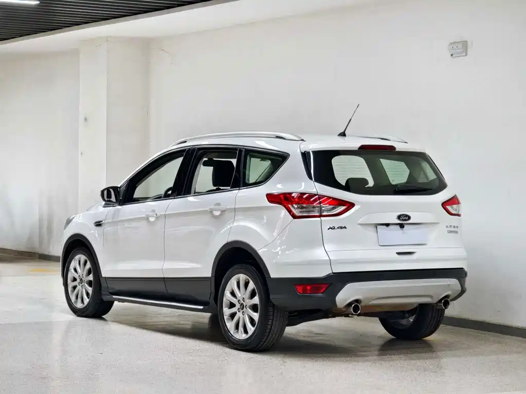 Ford Kuga — миниатюра 7
