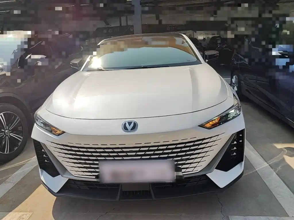 Changan UNI-V — миниатюра 3