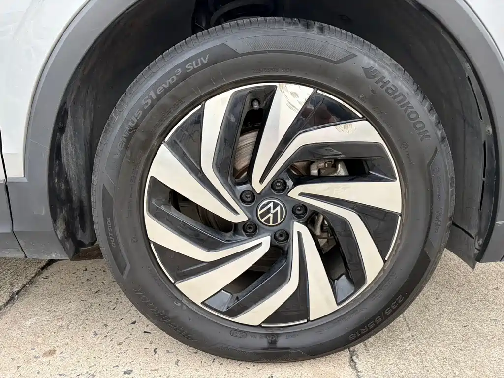 Volkswagen Tiguan L — миниатюра 22