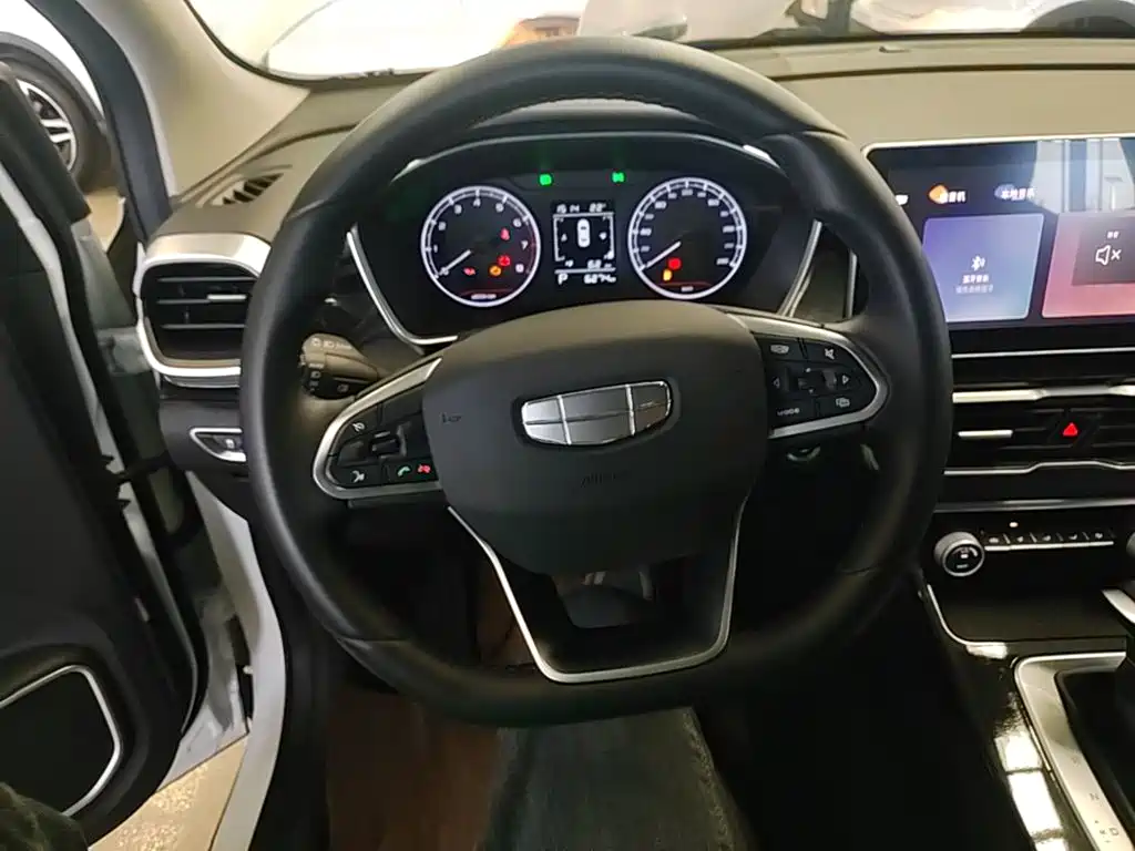 Geely Binyue — миниатюра 11