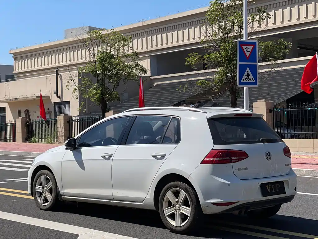 Volkswagen Golf — миниатюра 7