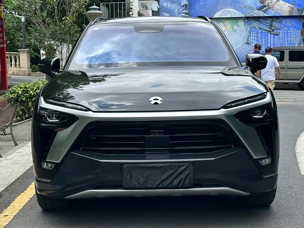 NIO ES8 2020 580KM мест