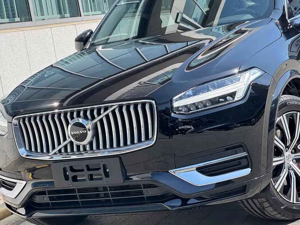 Volvo XC90 2022 B5 Luxury 5 мест