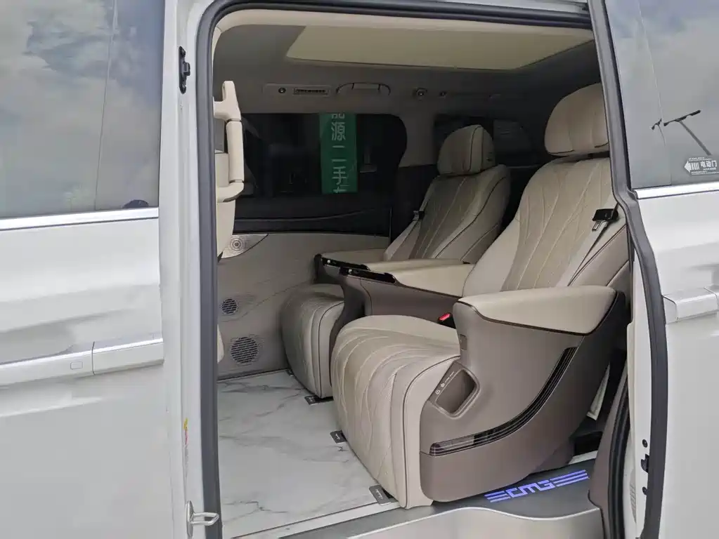 Denza D9 2022 DM-i 1040 Luxury