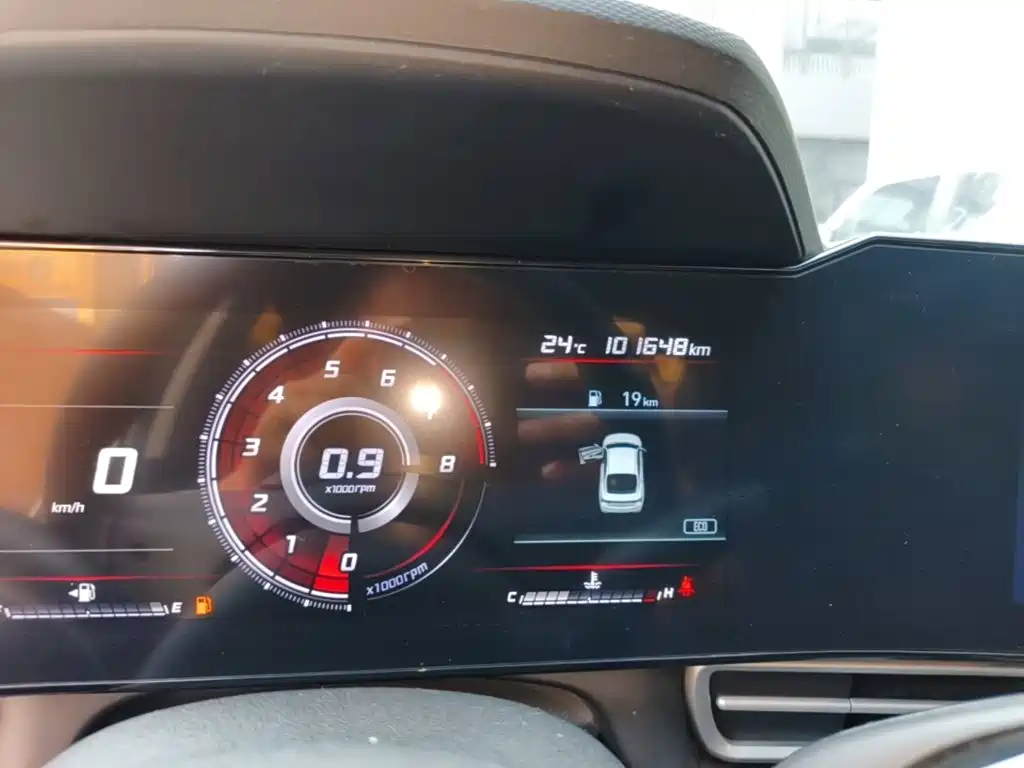 Hyundai Elantra — миниатюра 12