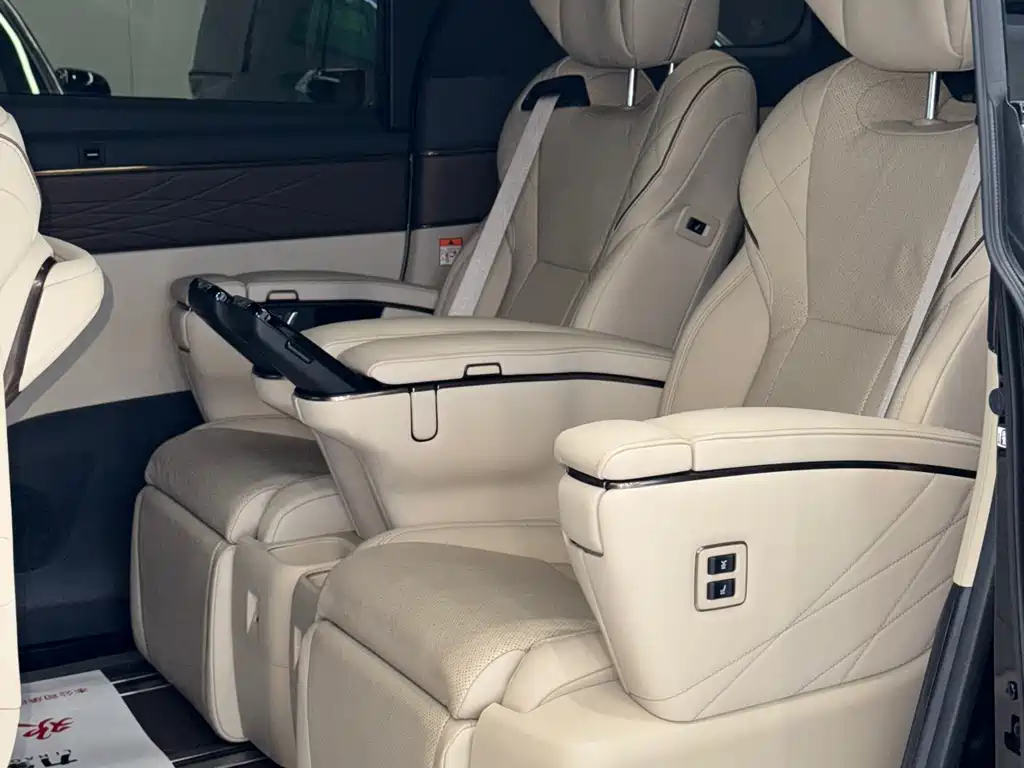 Toyota Vellfire 2024 2.5L Executive