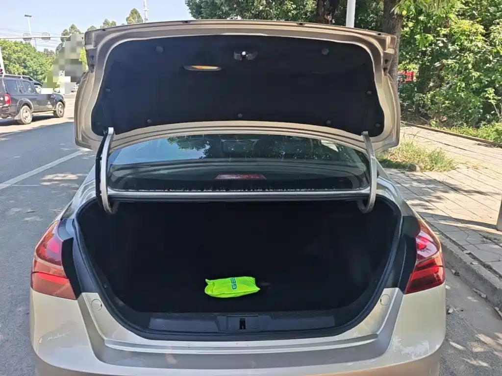 Geely Emgrand — миниатюра 19