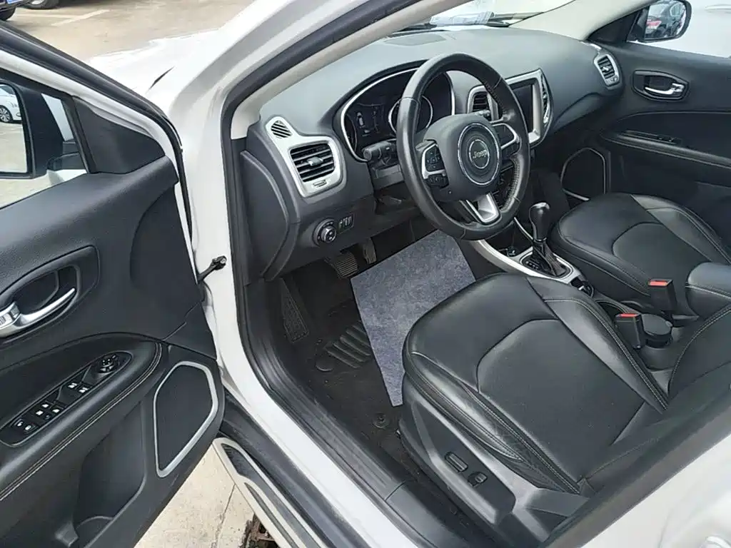 Jeep Compass — миниатюра 16