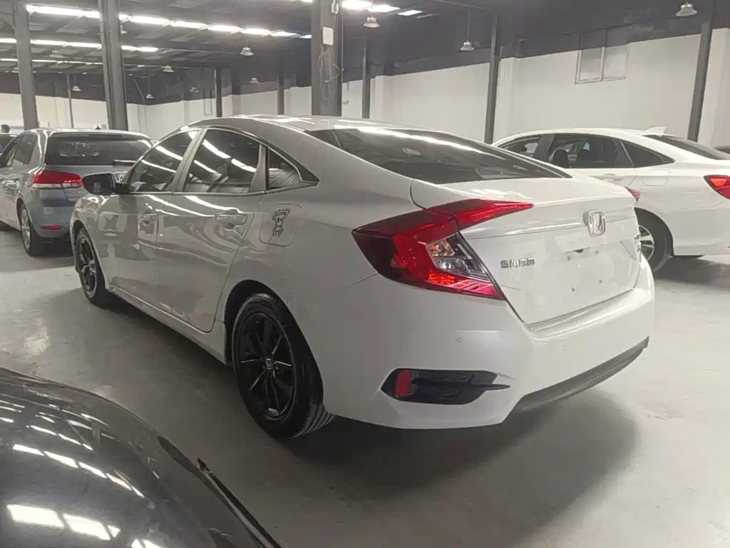 Honda Civic — миниатюра 5