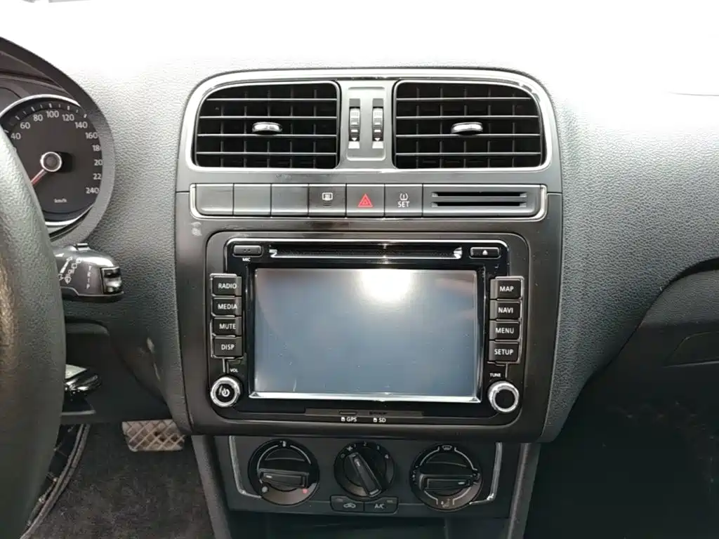 Volkswagen Polo — миниатюра 13