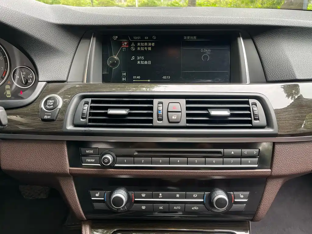 BMW 5 Series — миниатюра 16