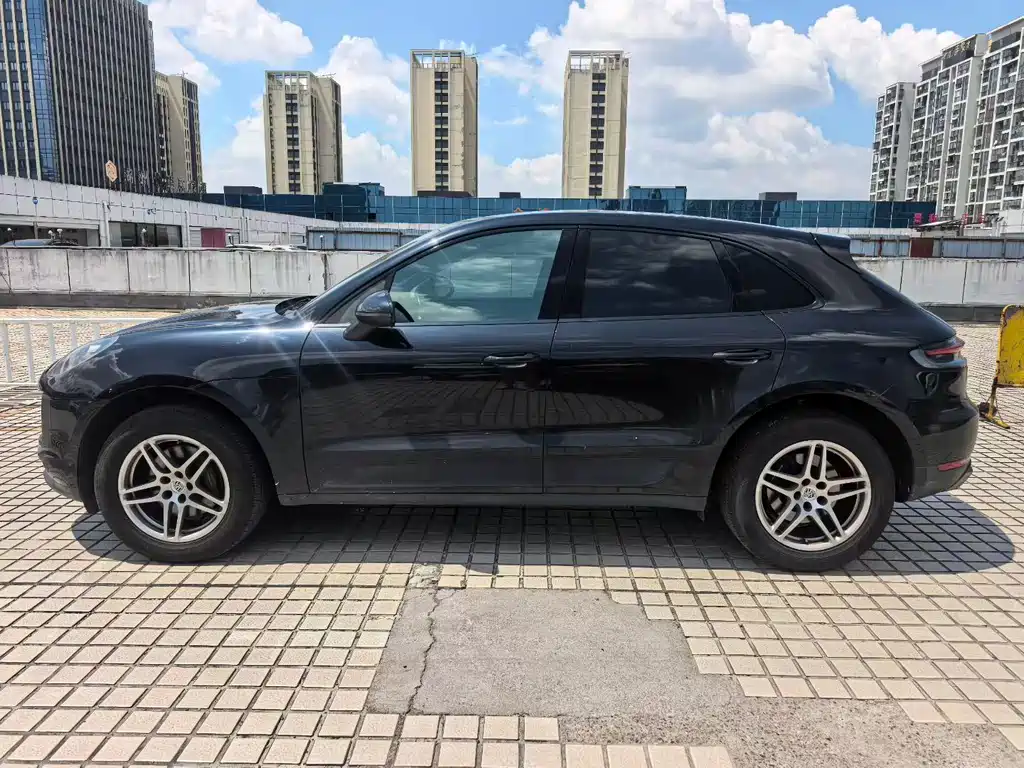 Porsche Macan — миниатюра 5