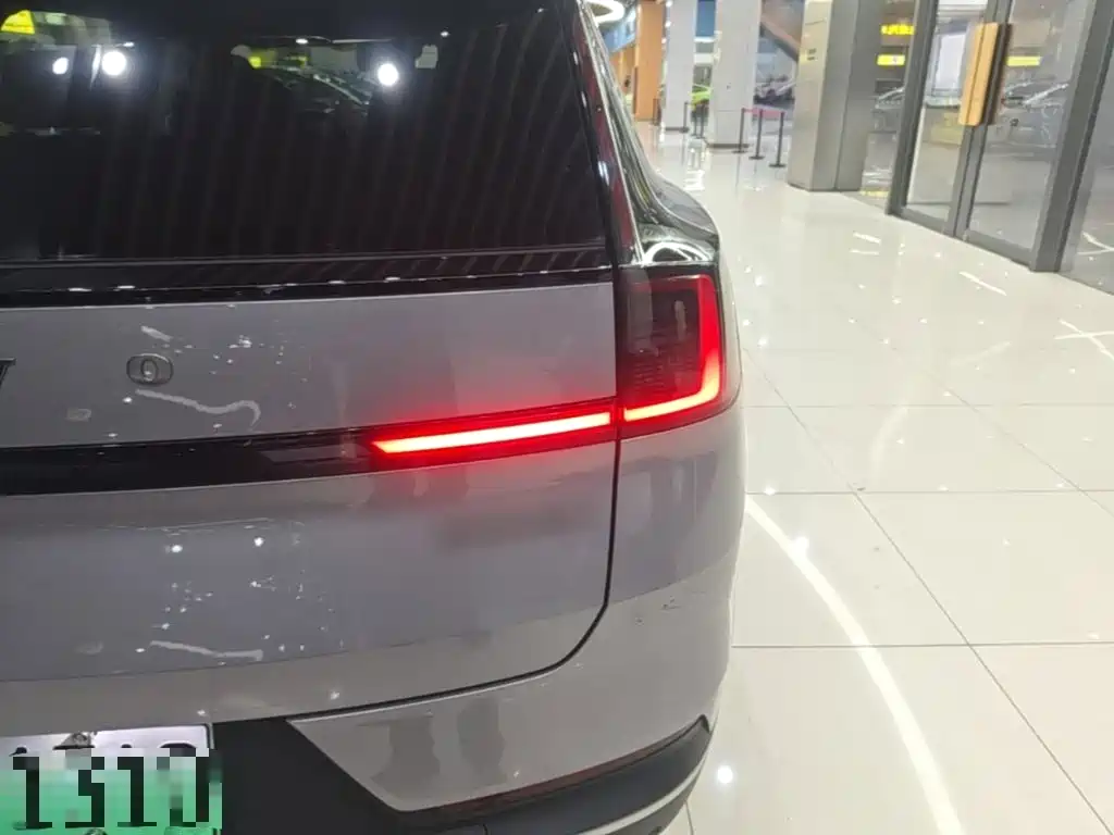Volvo XC70 PHEV — миниатюра 8