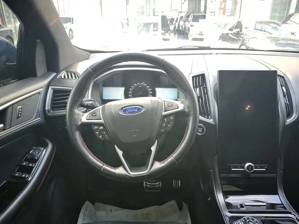 Ford Edge — миниатюра 11