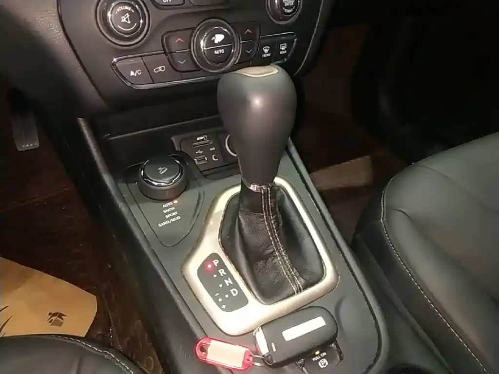Jeep Cherokee — миниатюра 14