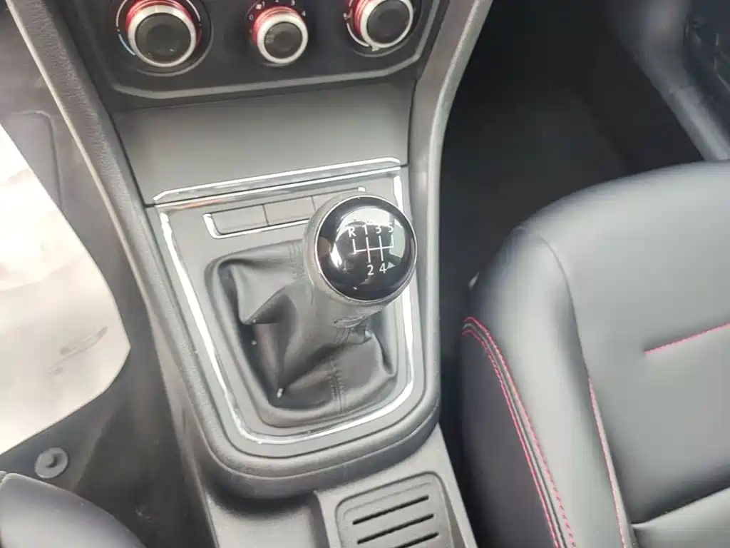 Volkswagen Bora — миниатюра 14