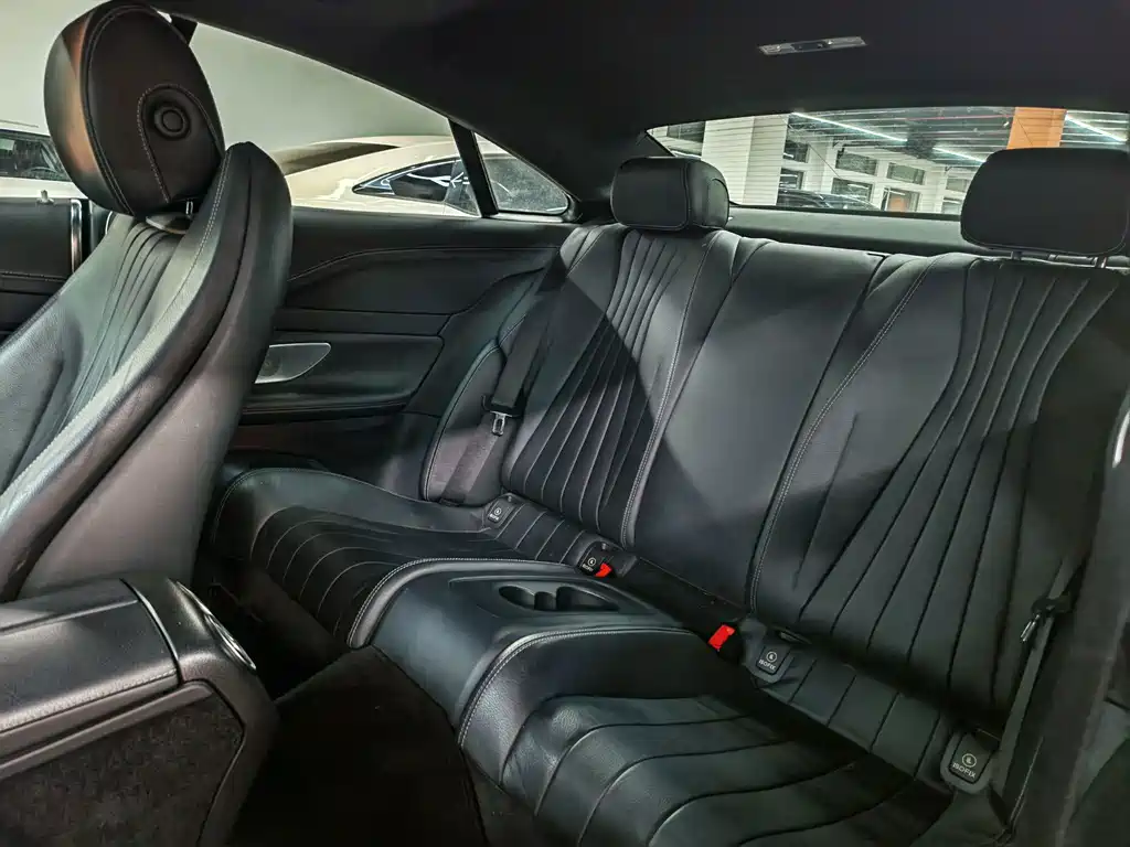 Mercedes-Benz E-Class (Import) — миниатюра 12