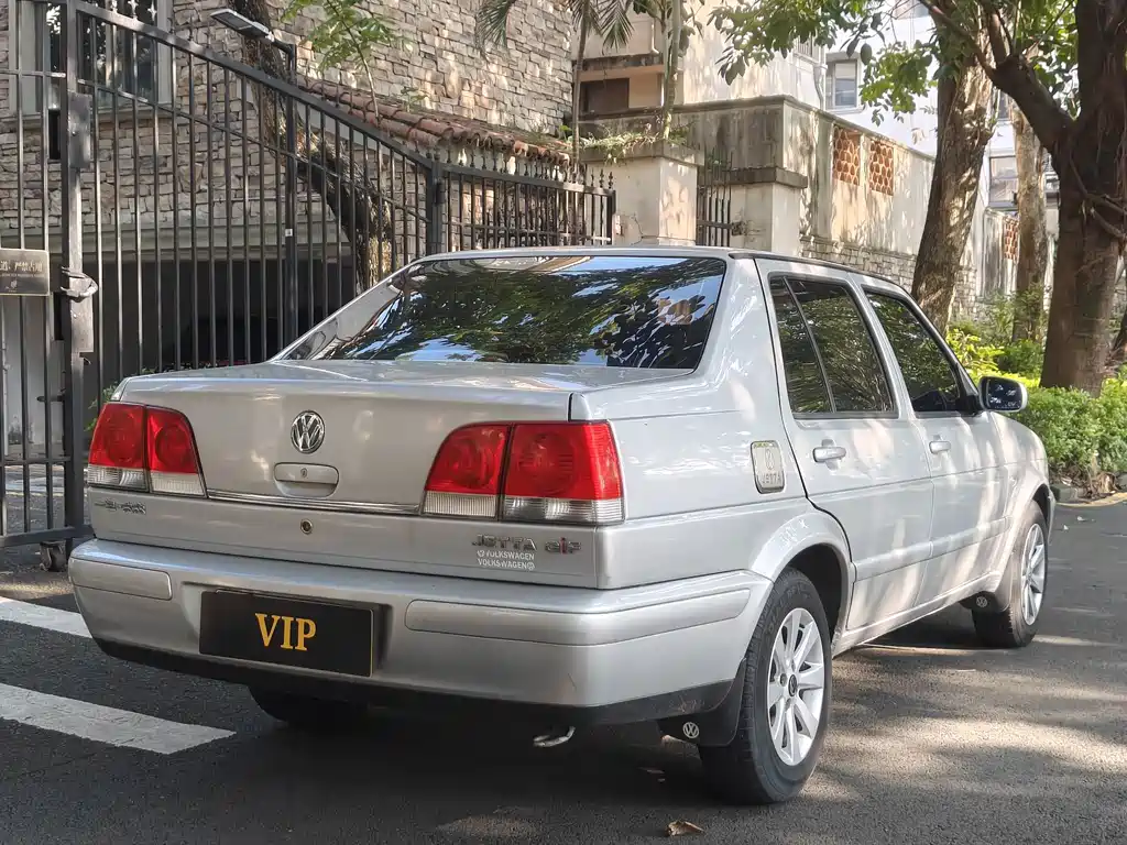 Volkswagen Jetta — миниатюра 4