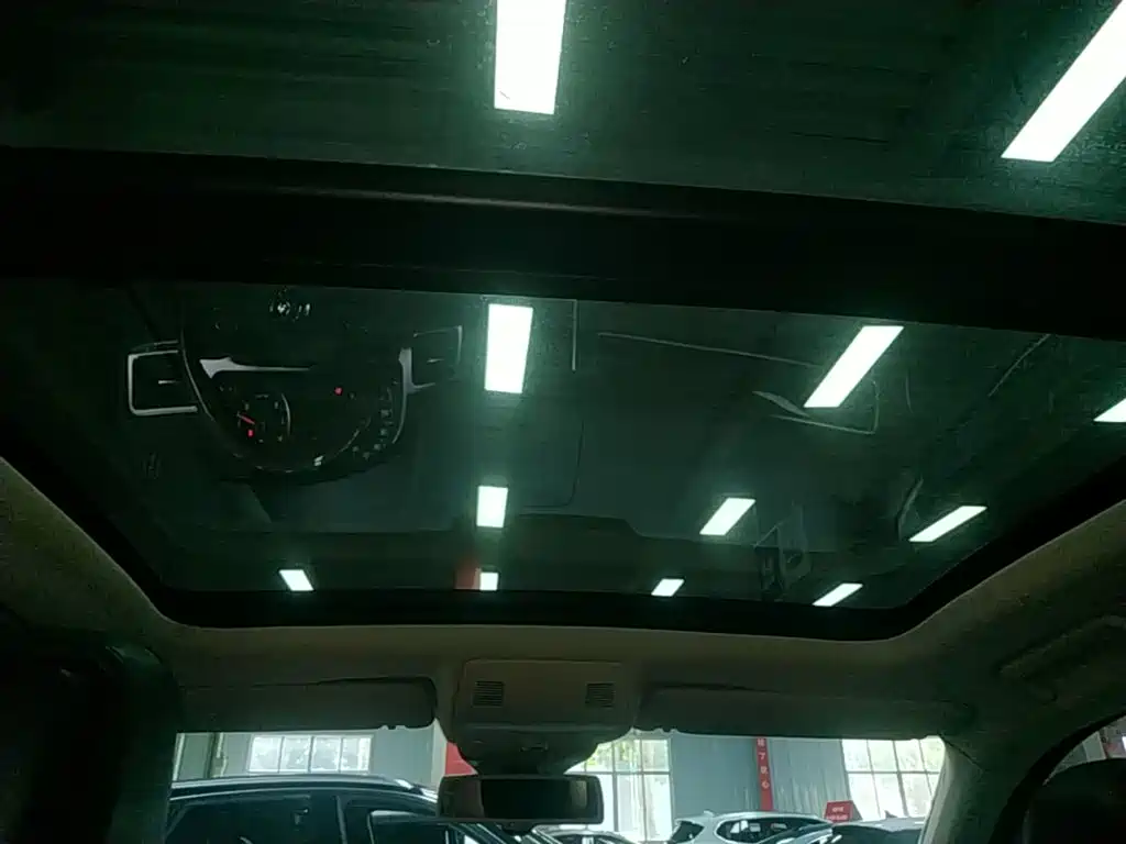 Volkswagen Touareg — миниатюра 18