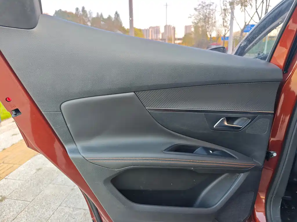 Peugeot 4008 — миниатюра 10