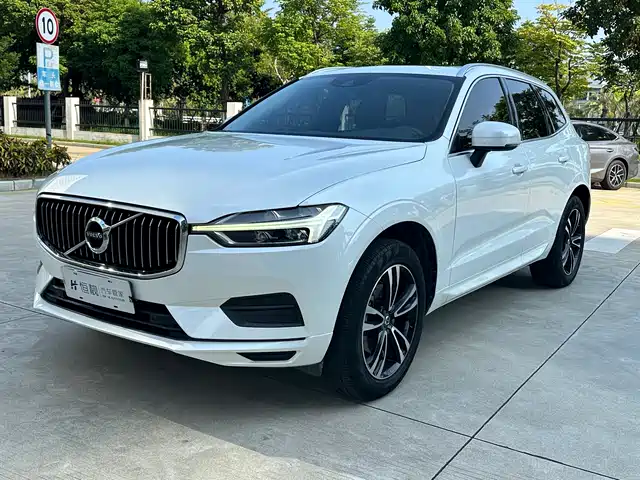 VOLVO XC60 2019