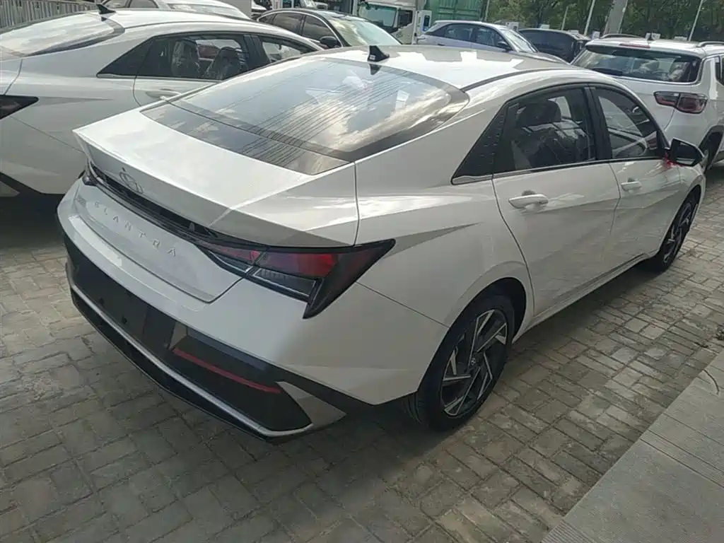 Hyundai Elantra 2023 1.5L CVT GLX Elite