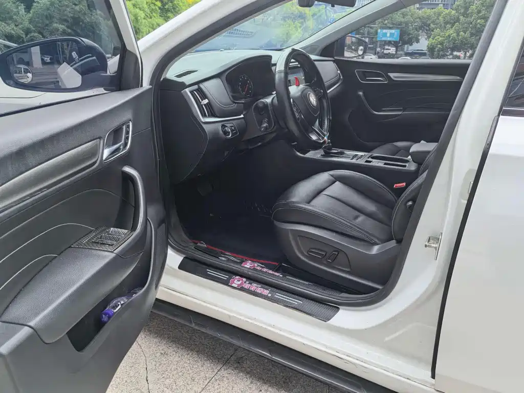 Roewe Roewe i6 Classic — миниатюра 8