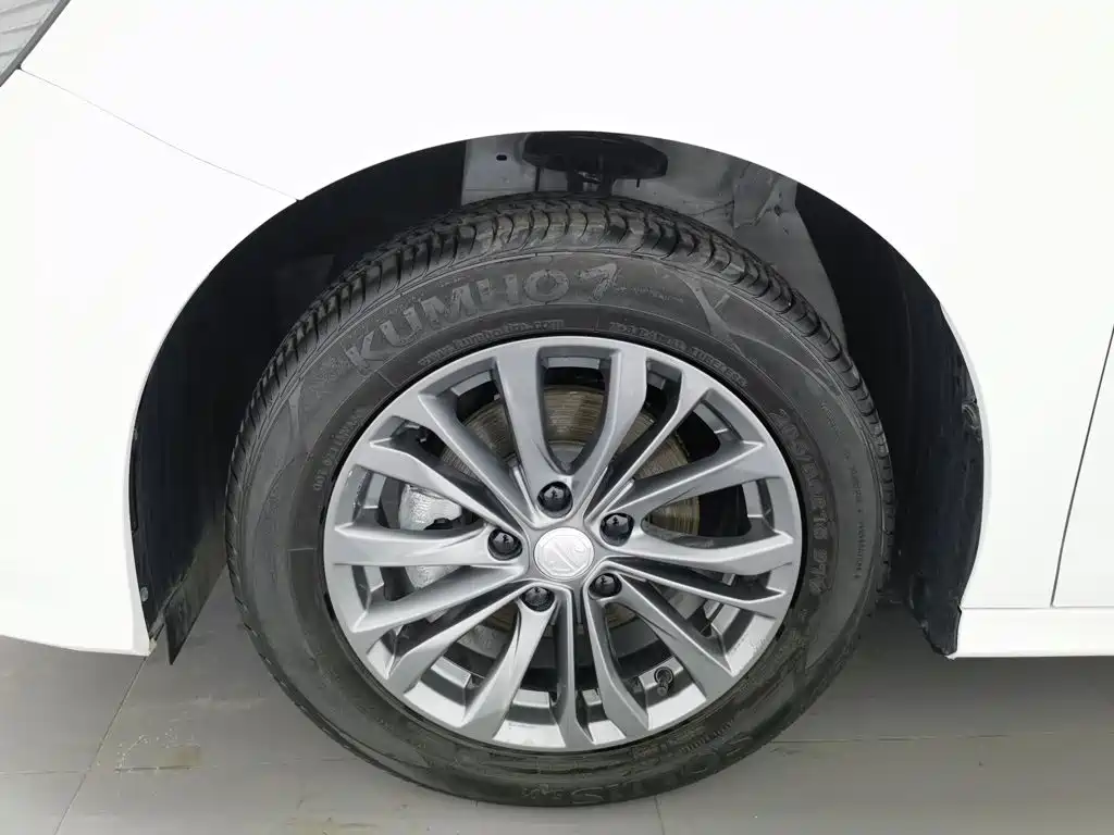 MG MG5 — миниатюра 17