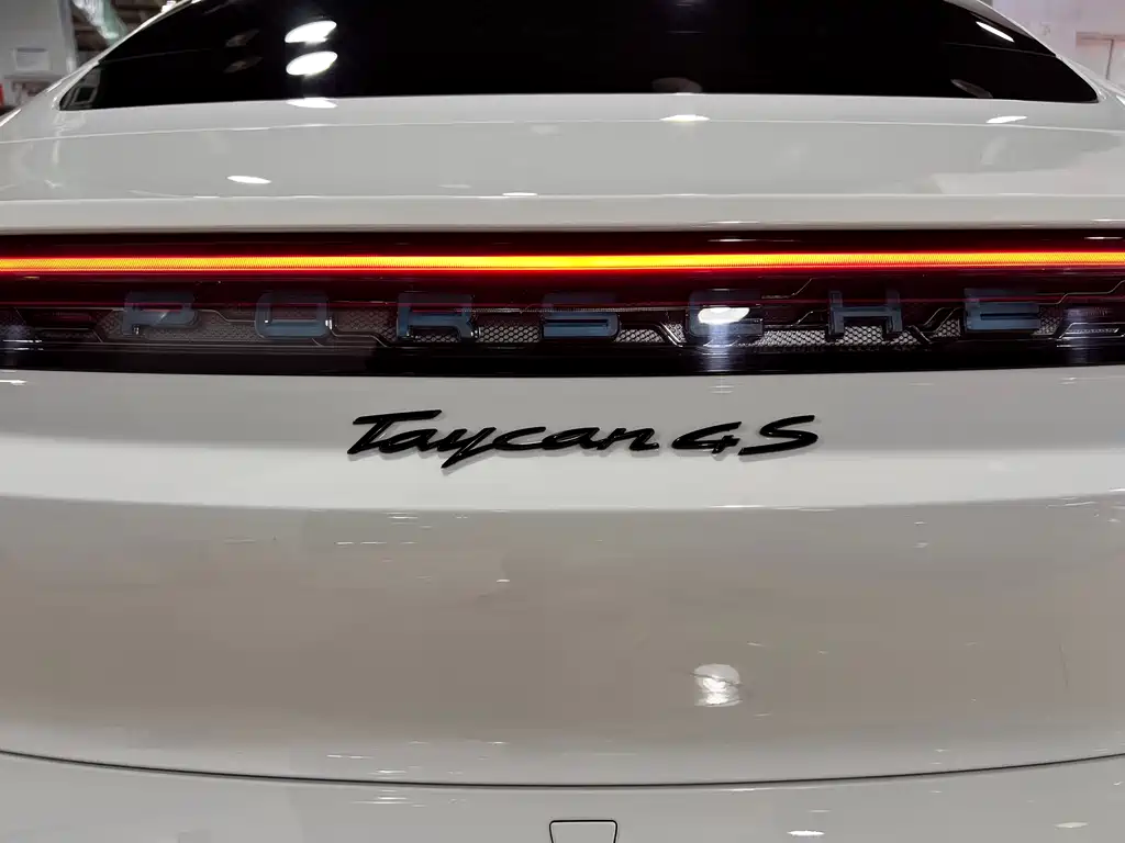 Porsche Taycan — миниатюра 19