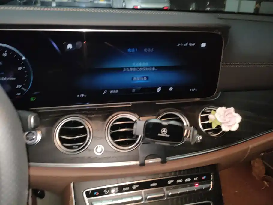 Mercedes-Benz E-Class — миниатюра 13