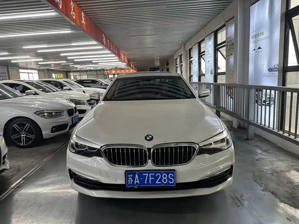 BMW 5 Series — миниатюра 2