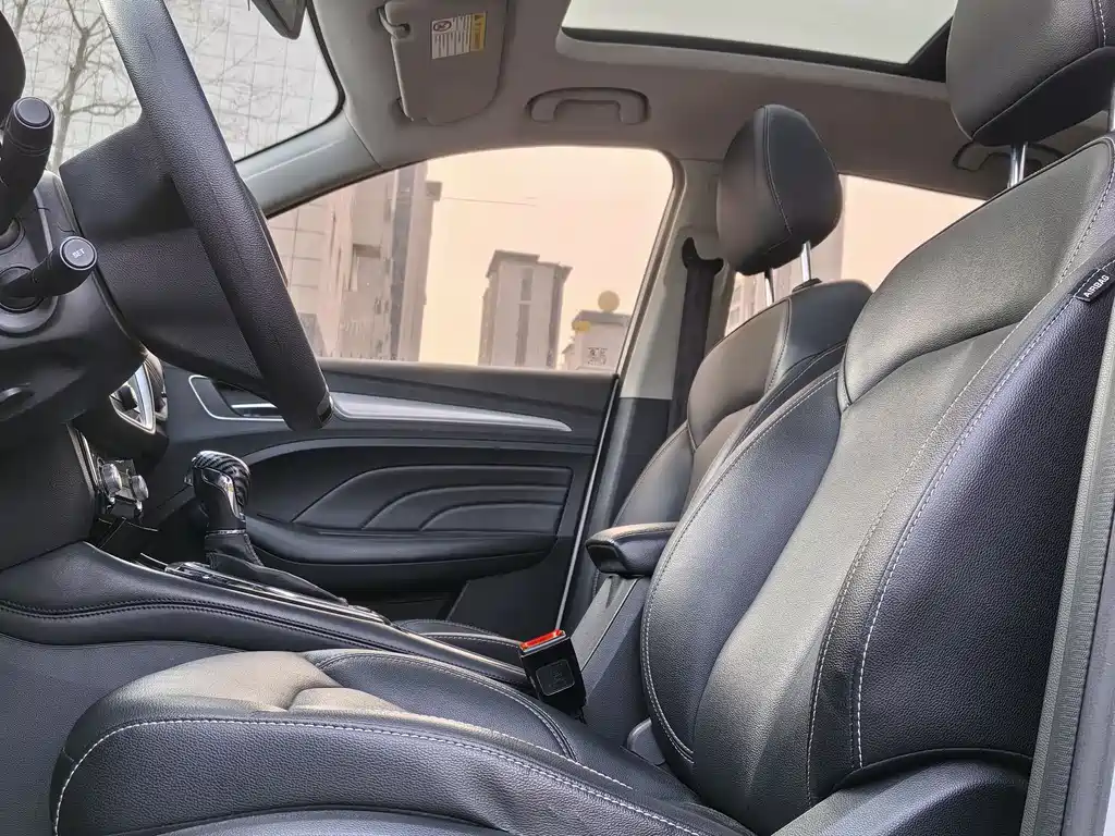 Roewe RX3 1.6L CVT Flagship Edition, фото 11