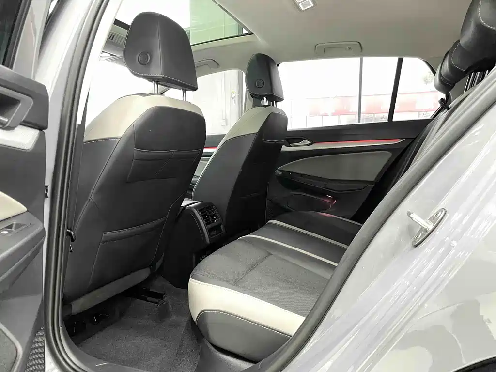 Volkswagen Golf 2021 280TSI DSG Pro