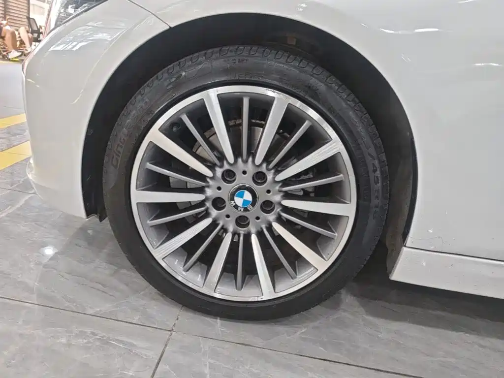 BMW 3 Series — миниатюра 23