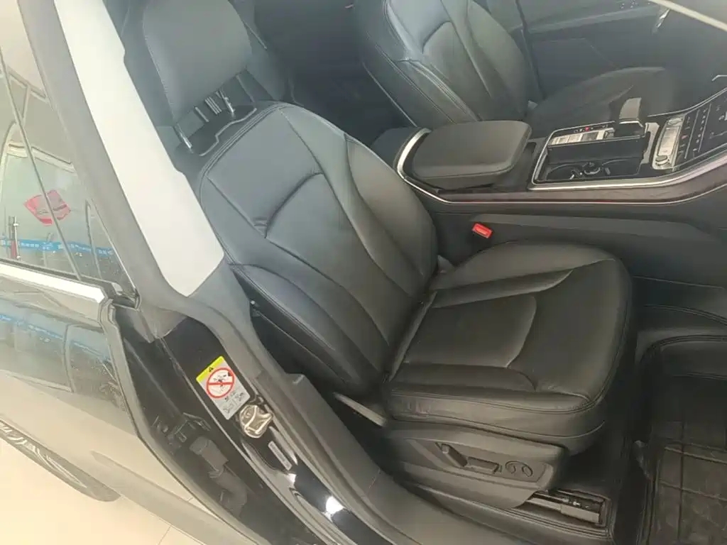 Audi Q8 — миниатюра 25