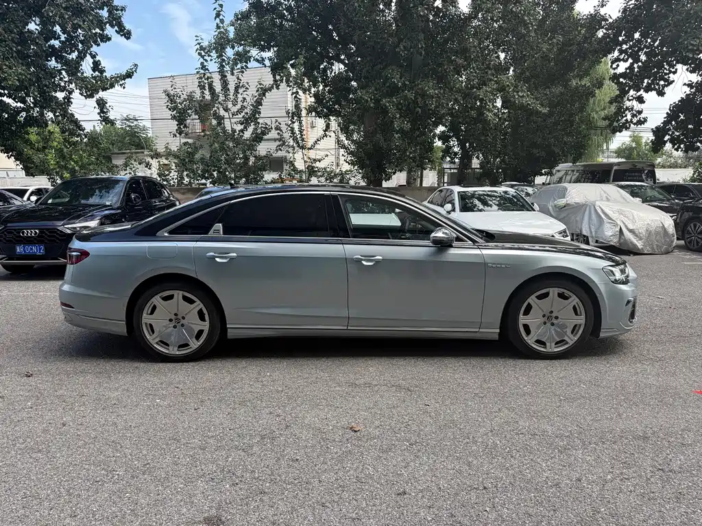 Audi A8 — миниатюра 3