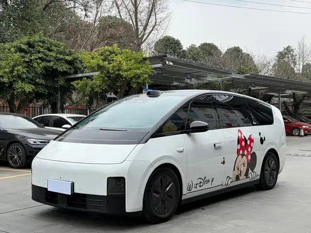 Li Auto IDEAL MEGA 2025