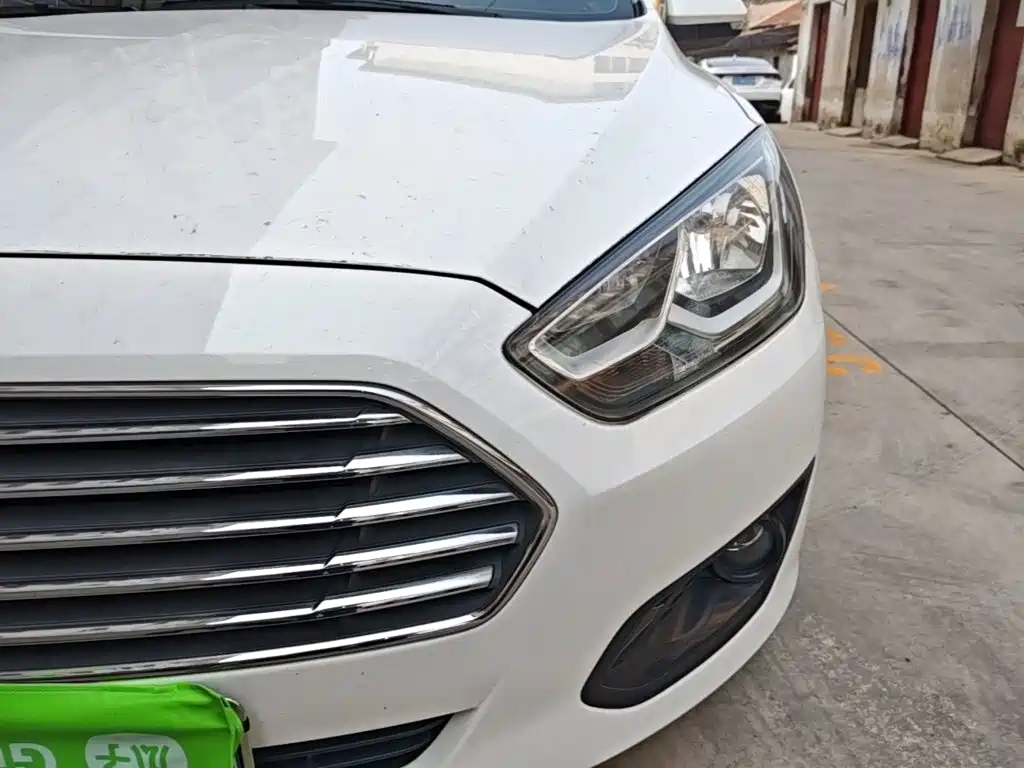Ford Escort — миниатюра 24