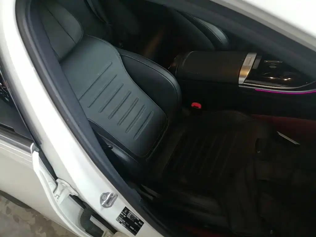Mercedes-Benz C-Class — миниатюра 25