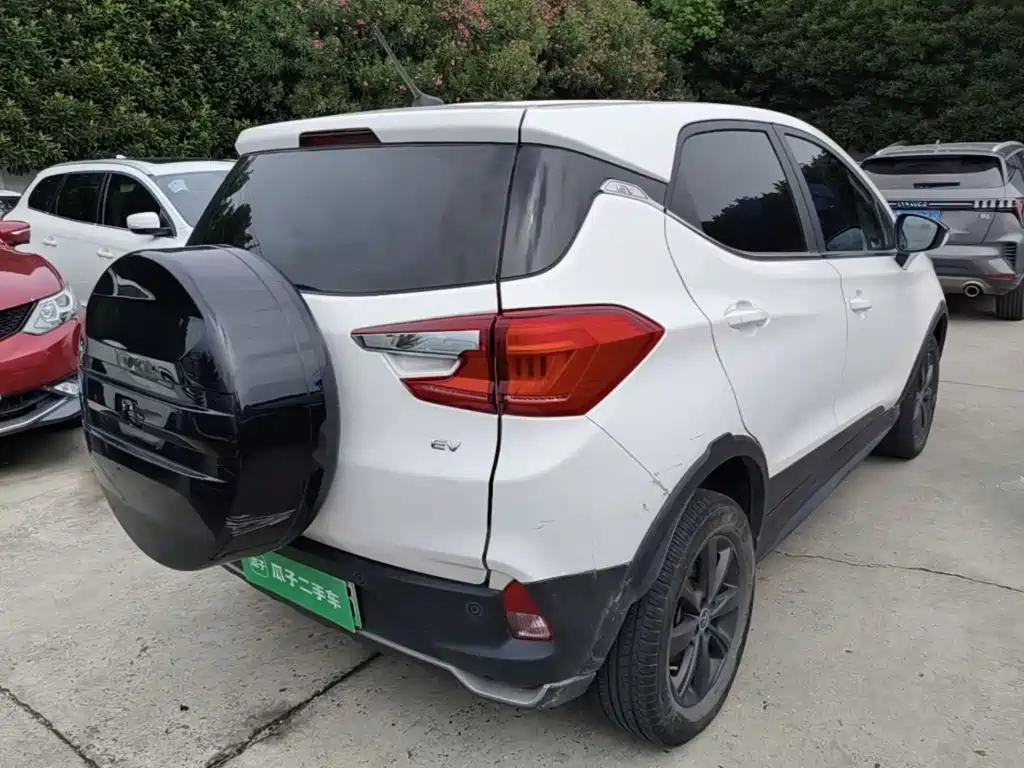 BYD Yuan EV — миниатюра 7