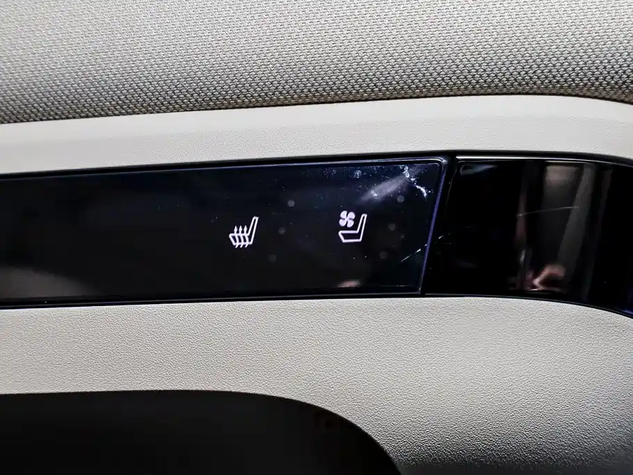 Buick GL8 Hybrid — миниатюра 30