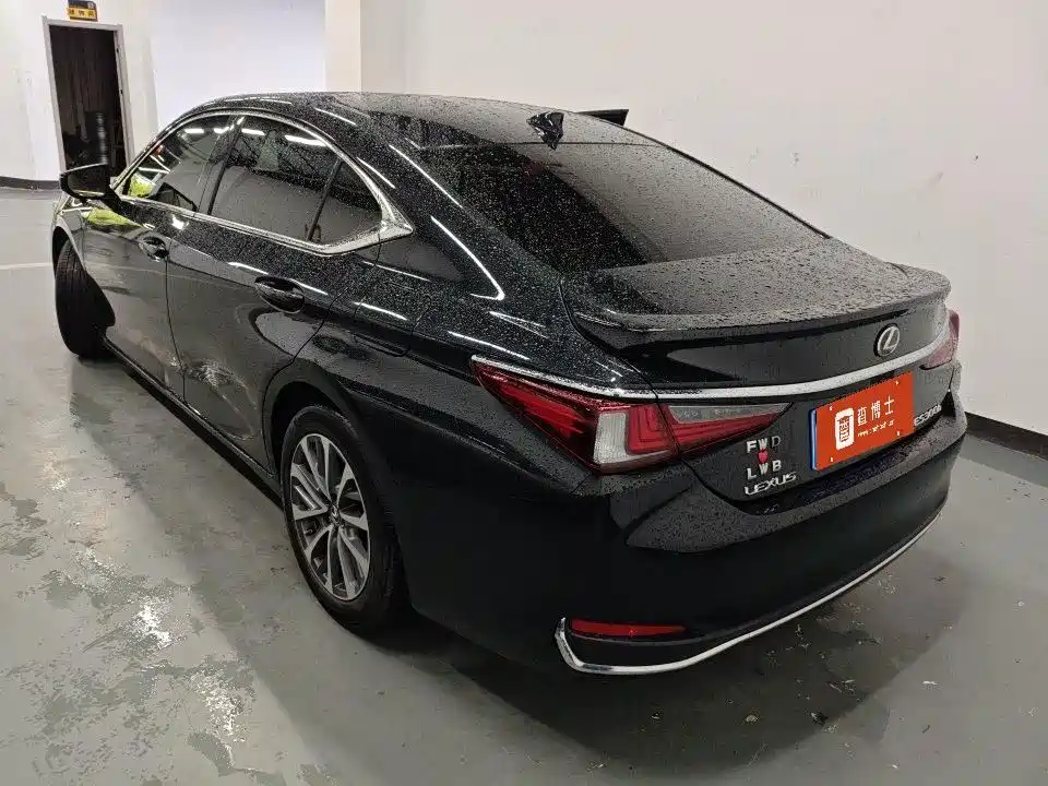 Lexus ES — миниатюра 7